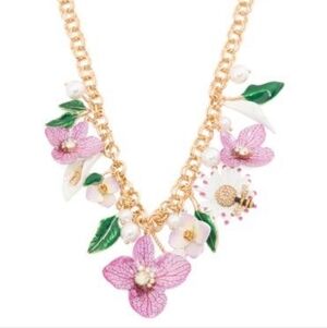 NEW NWT Gold Chain Floral Statement Necklace with Pink and White Enamel Flowers